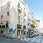 Spacious&Bright 2 Bedroom Apartment, Lisbon Historical Center, Madragoa