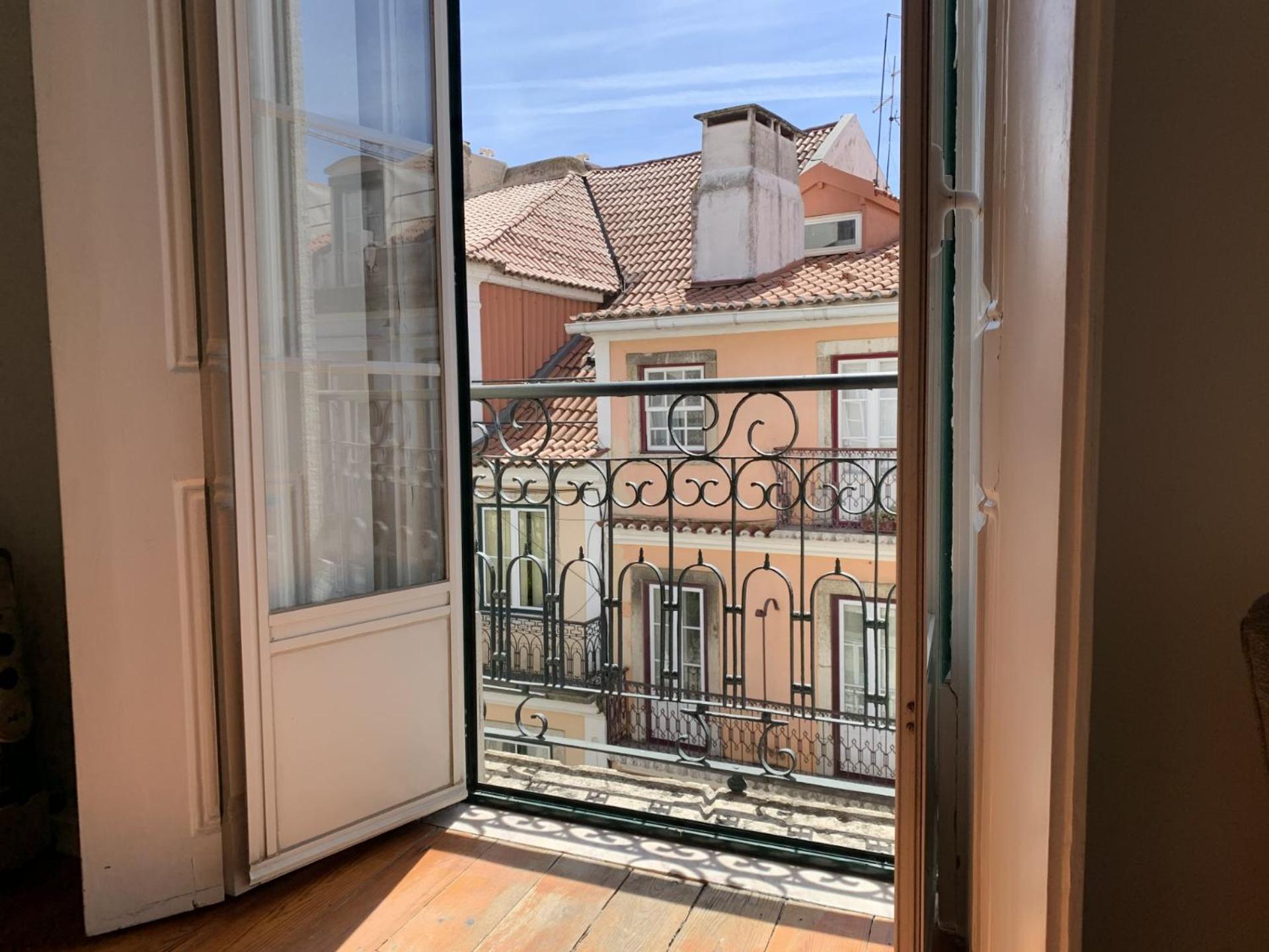Spacious&bright 2 Bedroom Apartment, Historical Center, Madragoa